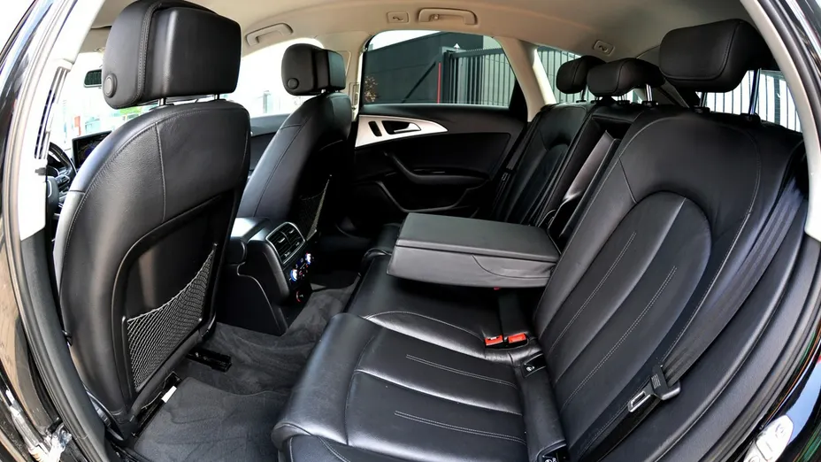 AUDI A6 -