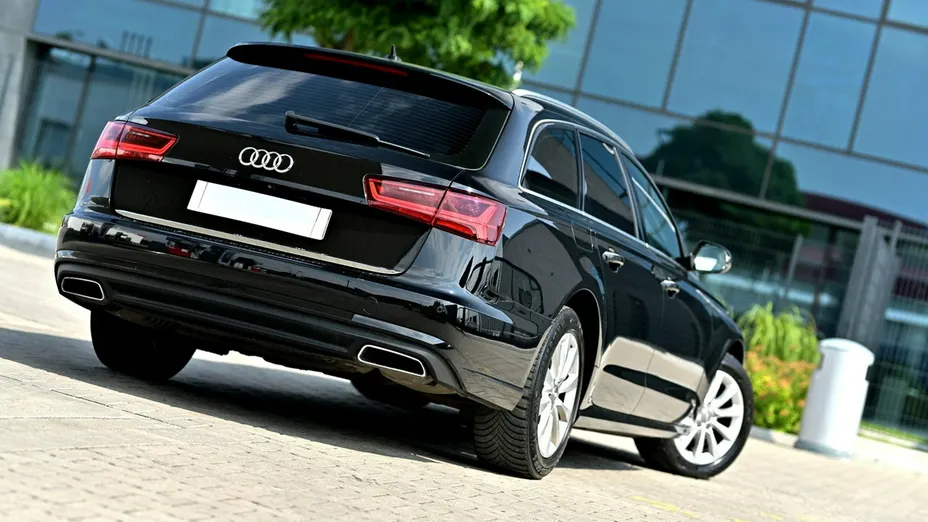 AUDI A6 -