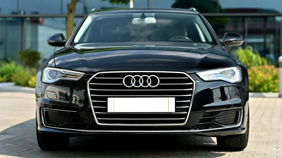 AUDI A6 -