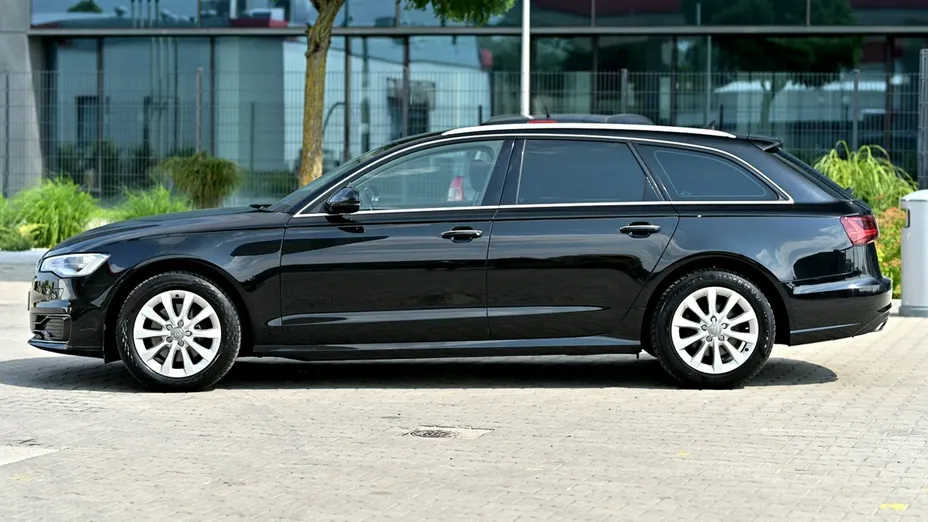 AUDI A6 -