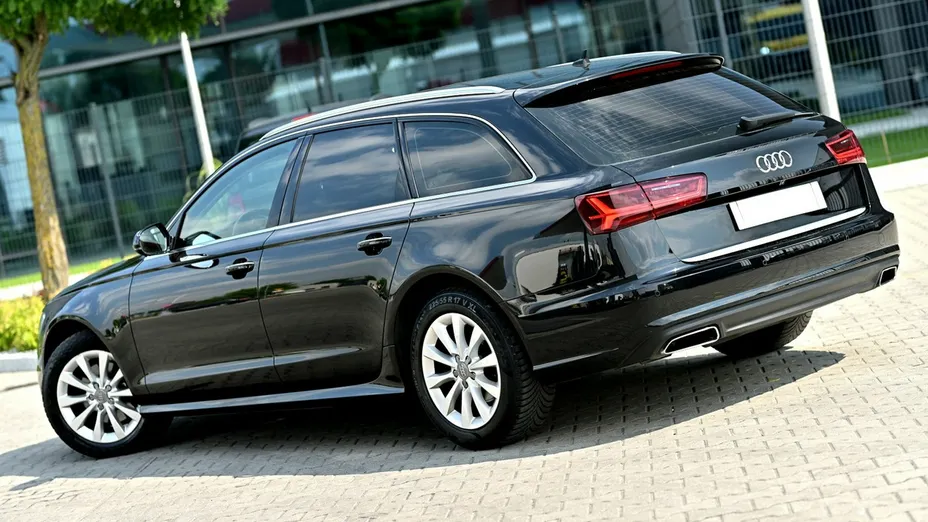 AUDI A6 -