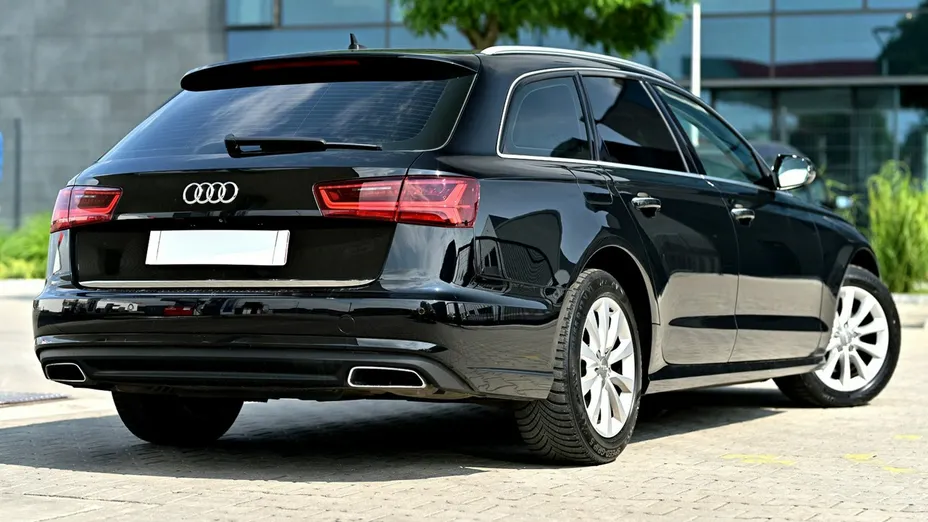 AUDI A6 -