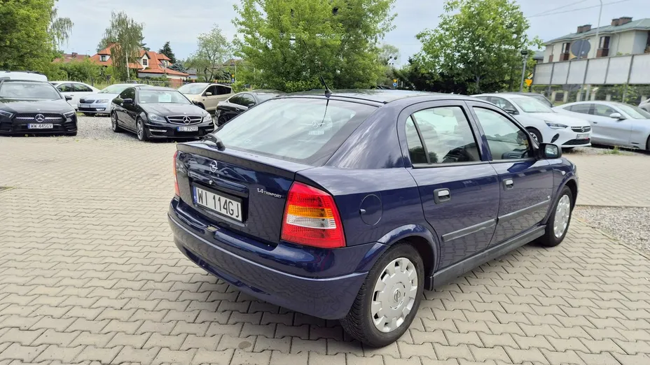 OPEL Astra -