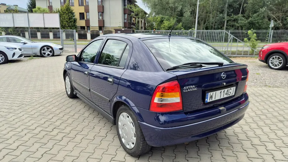 OPEL Astra -