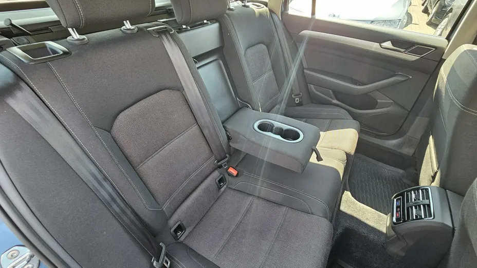 VOLKSWAGEN Passat -