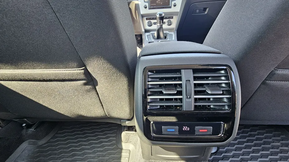 VOLKSWAGEN Passat -