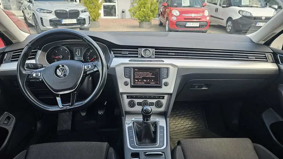 VOLKSWAGEN Passat -