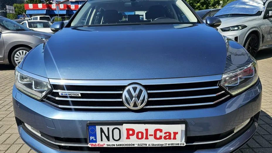VOLKSWAGEN Passat -