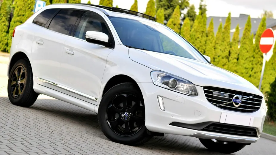 VOLVO XC60 -