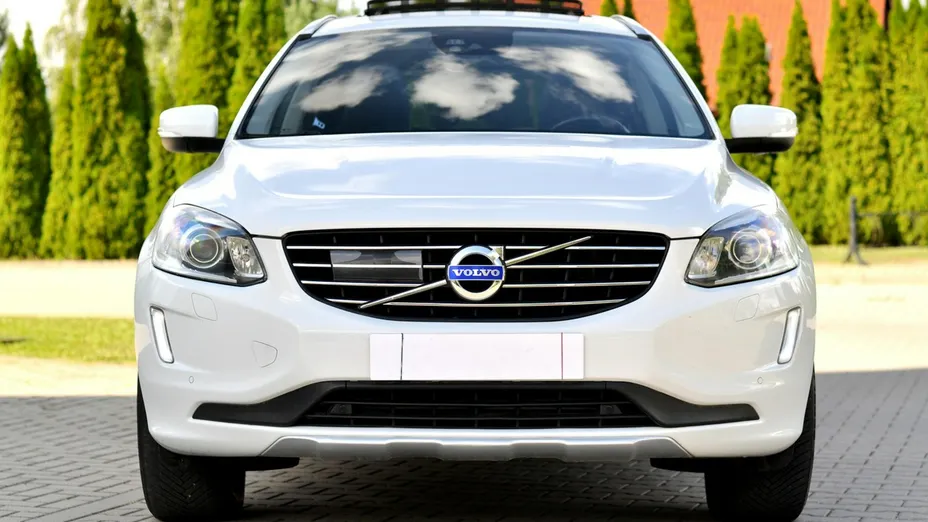 VOLVO XC60 -
