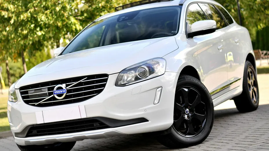 VOLVO XC60 -