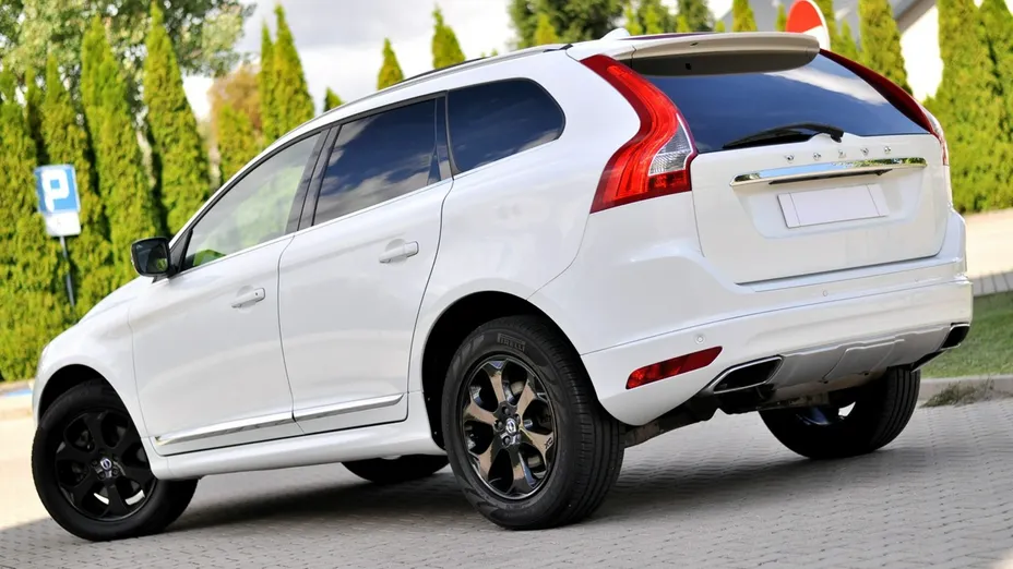 VOLVO XC60 -