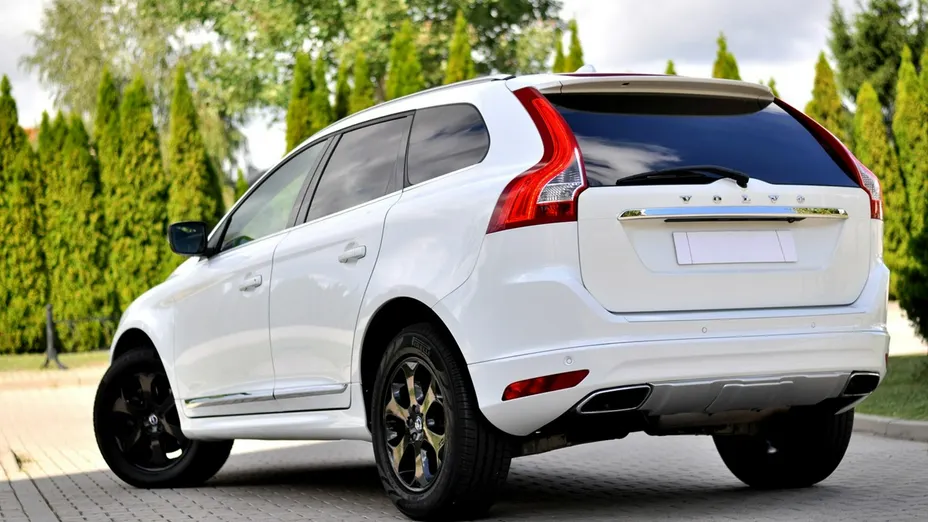 VOLVO XC60 -