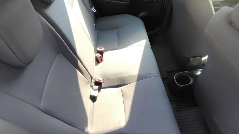 TOYOTA Yaris -