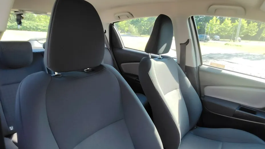 TOYOTA Yaris -