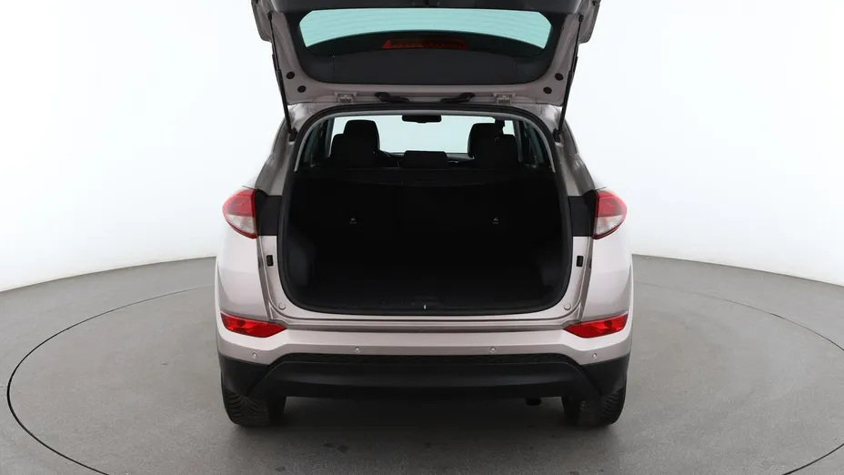 HYUNDAI Tucson -