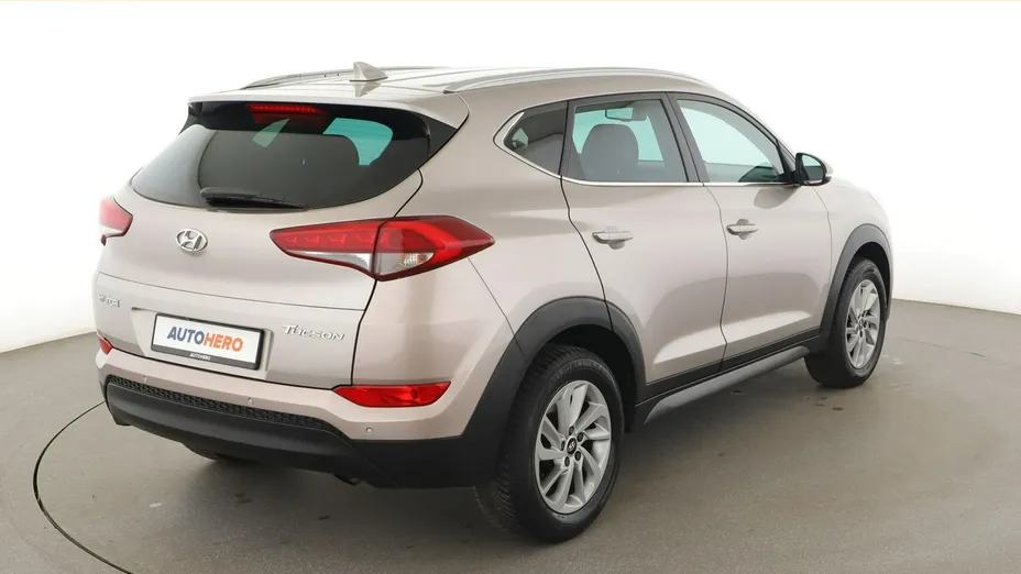 HYUNDAI Tucson -