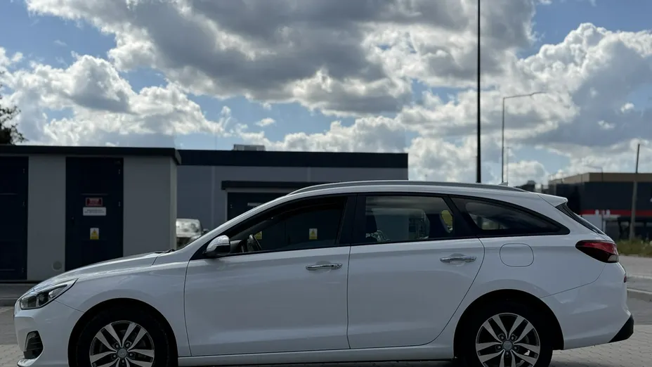 HYUNDAI i30 -