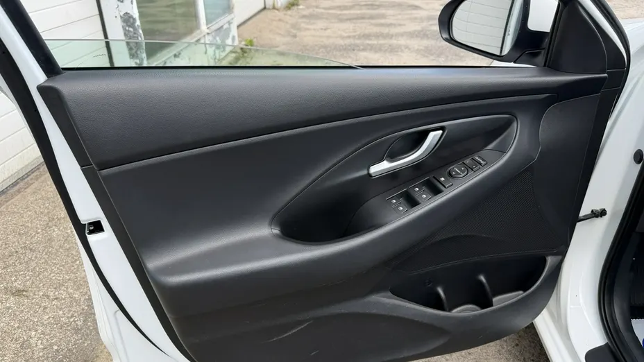 HYUNDAI i30 -