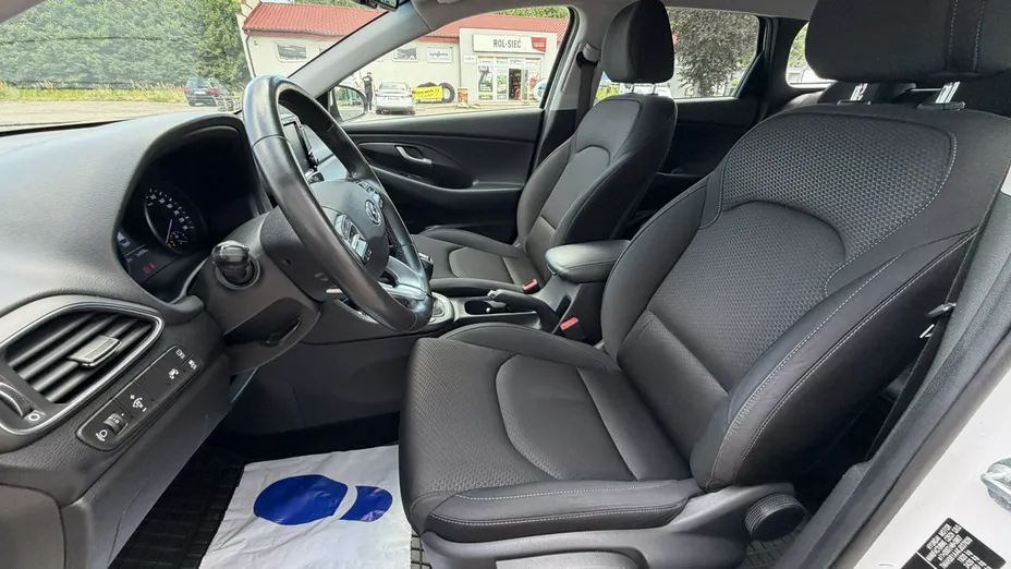 HYUNDAI i30 -