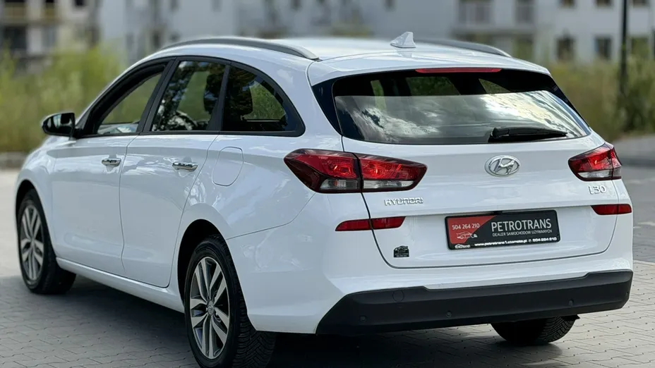 HYUNDAI i30 -