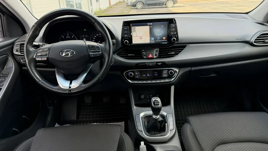 HYUNDAI i30 -