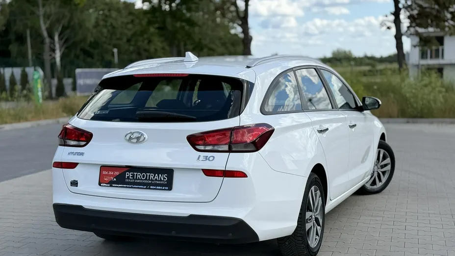 HYUNDAI i30 -
