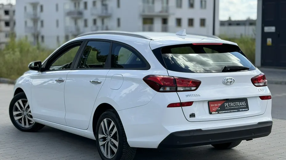 HYUNDAI i30 -