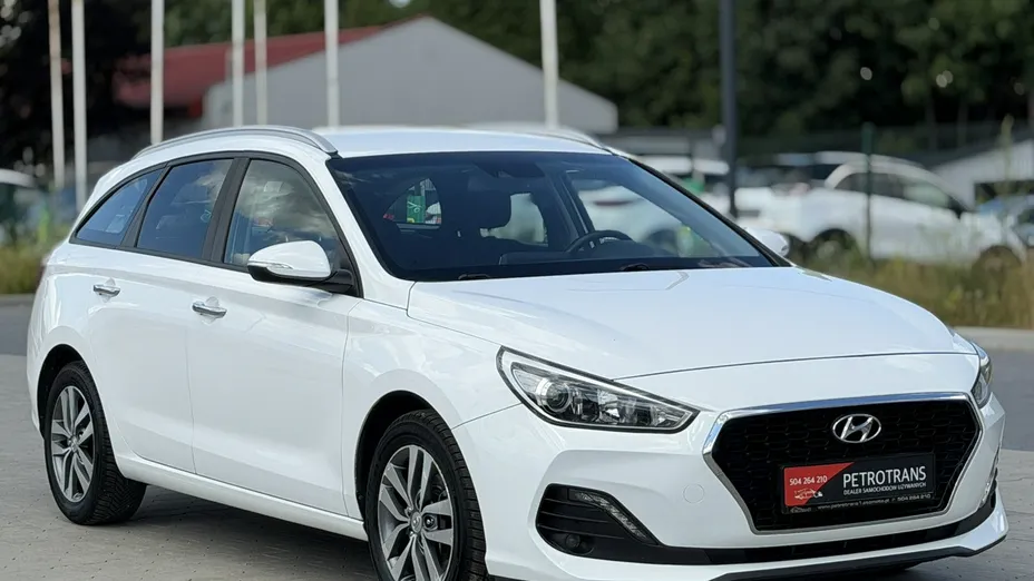 HYUNDAI i30 -