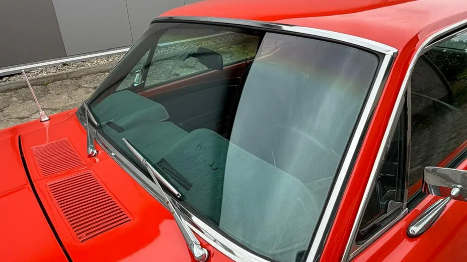 FORD Mustang -