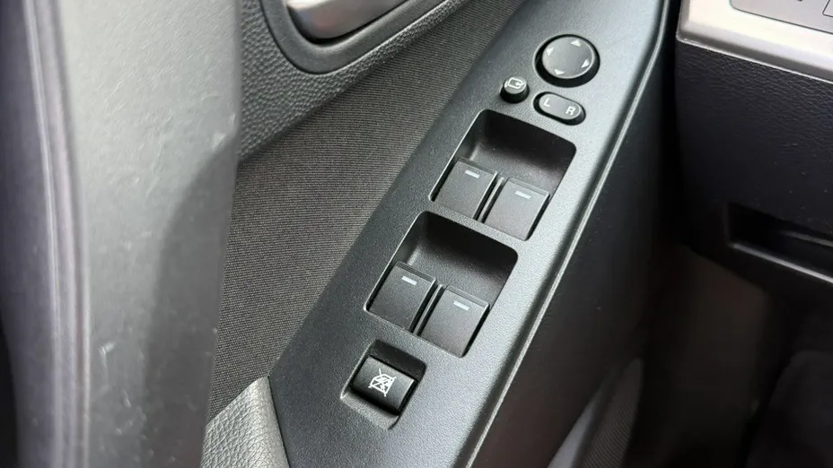 MAZDA 3 -