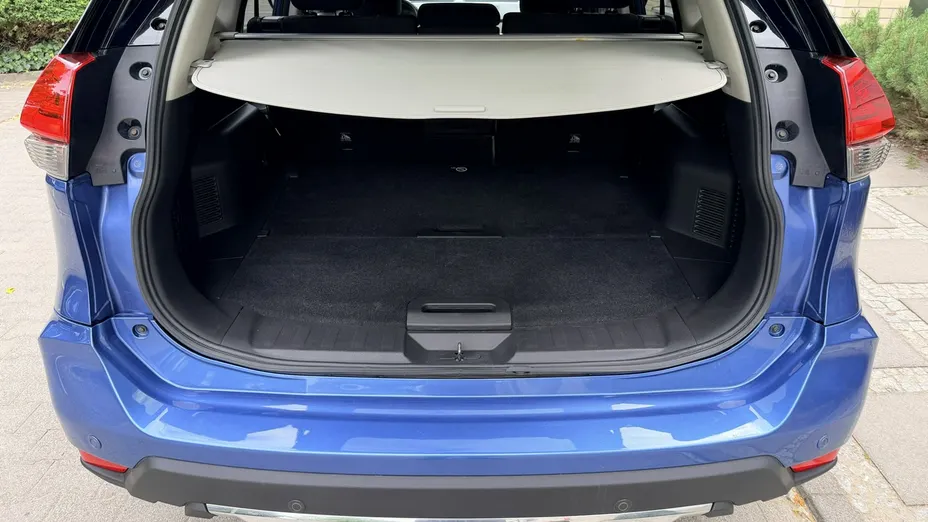 NISSAN X-Trail -