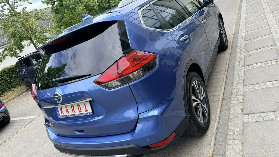 NISSAN X-Trail -