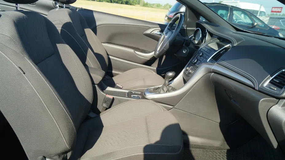 OPEL Cascada -