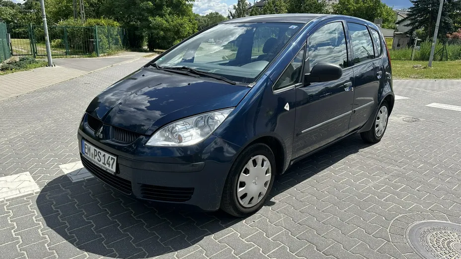 MITSUBISHI Colt -