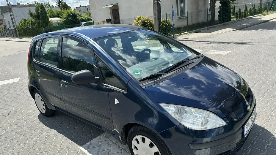 MITSUBISHI Colt -
