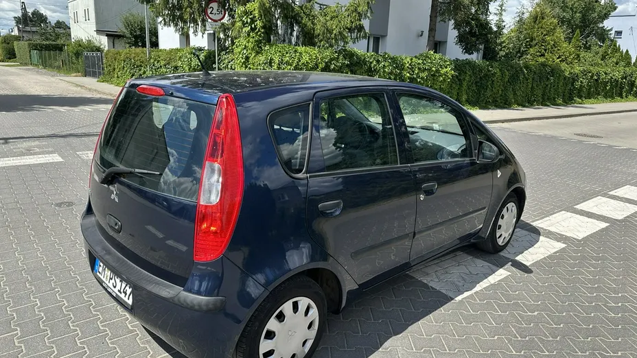 MITSUBISHI Colt -