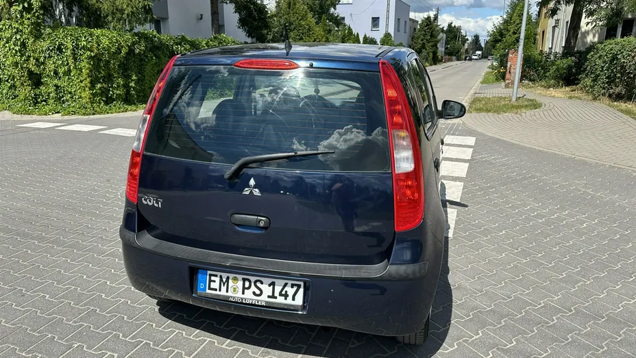 MITSUBISHI Colt -