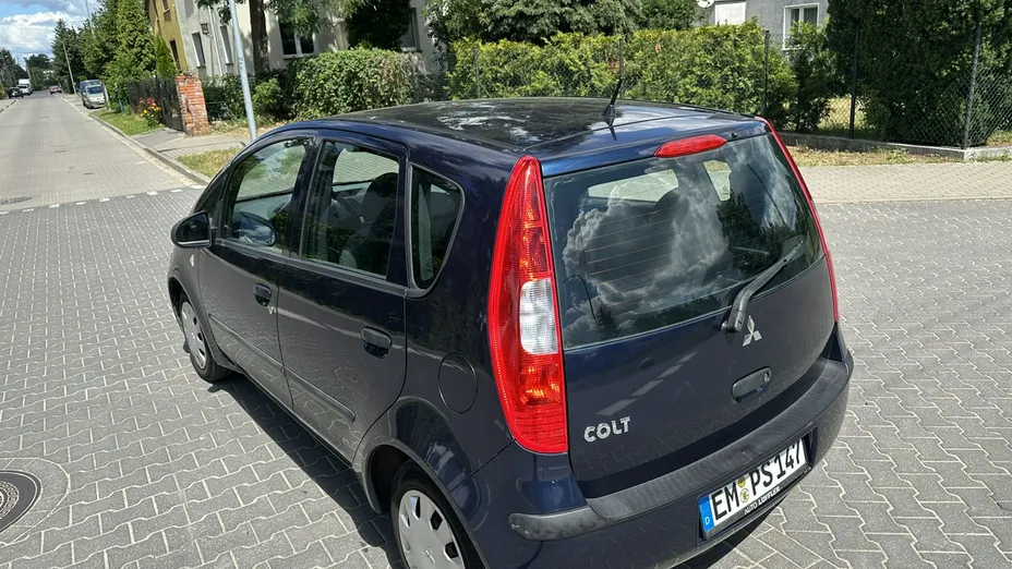 MITSUBISHI Colt -