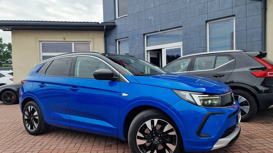 OPEL Grandland X -