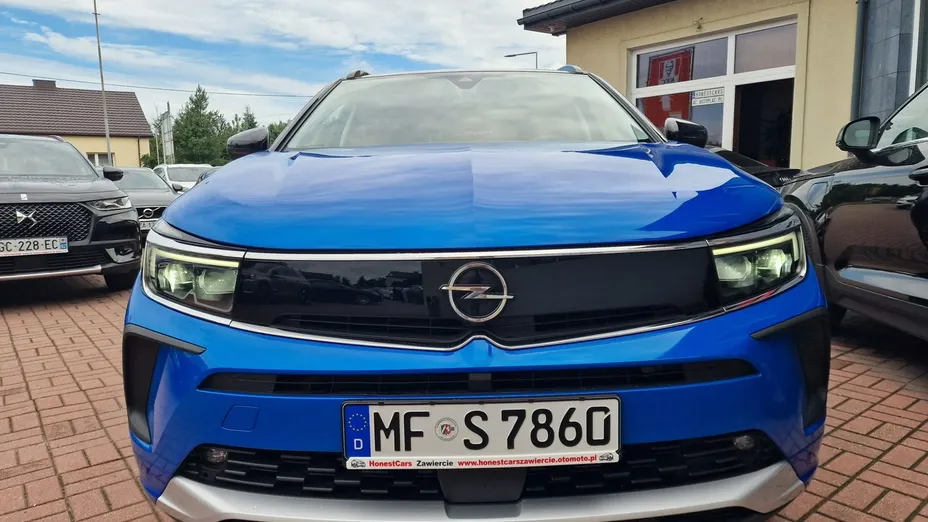 OPEL Grandland X -
