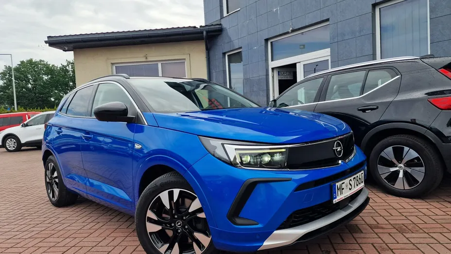 OPEL Grandland X -