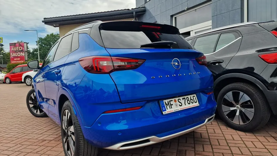 OPEL Grandland X -