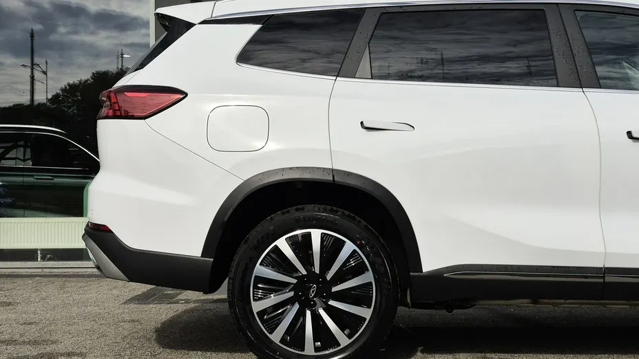 CHERY Tiggo 8 -