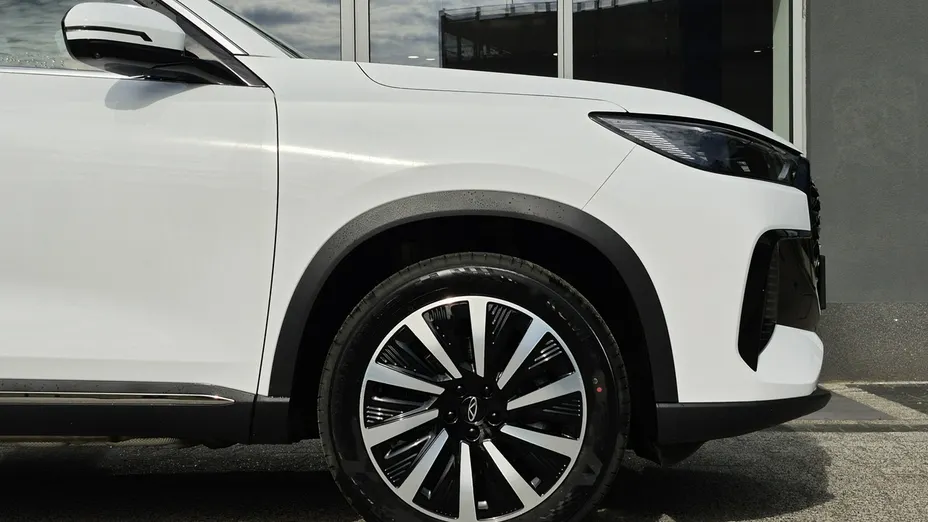 CHERY Tiggo 8 -