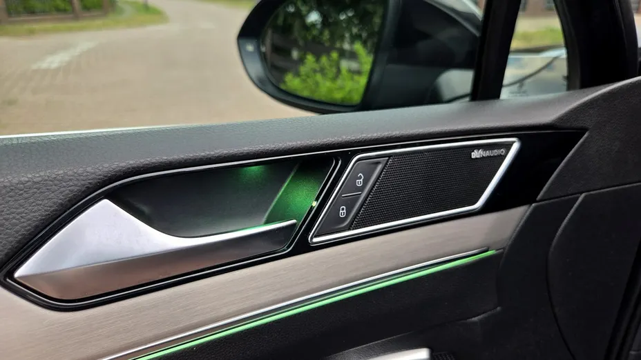 VOLKSWAGEN Passat -