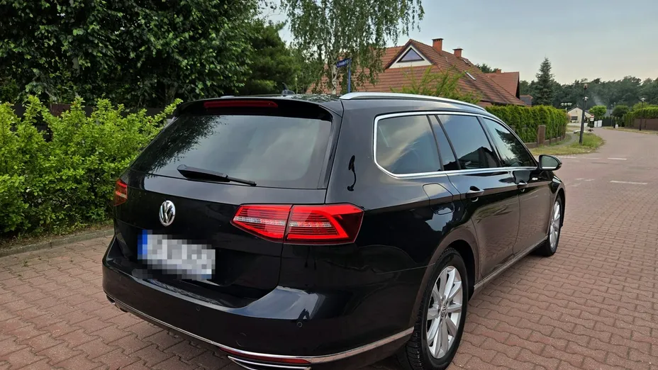 VOLKSWAGEN Passat -