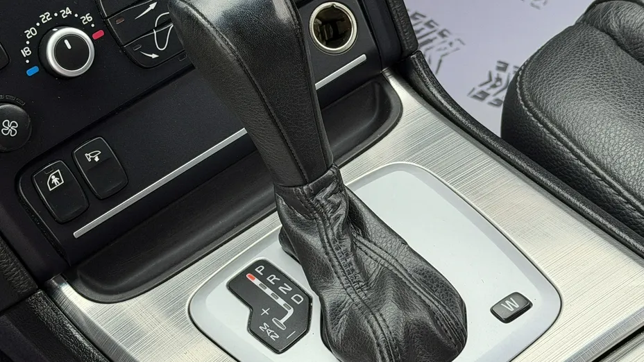 VOLVO XC90 -