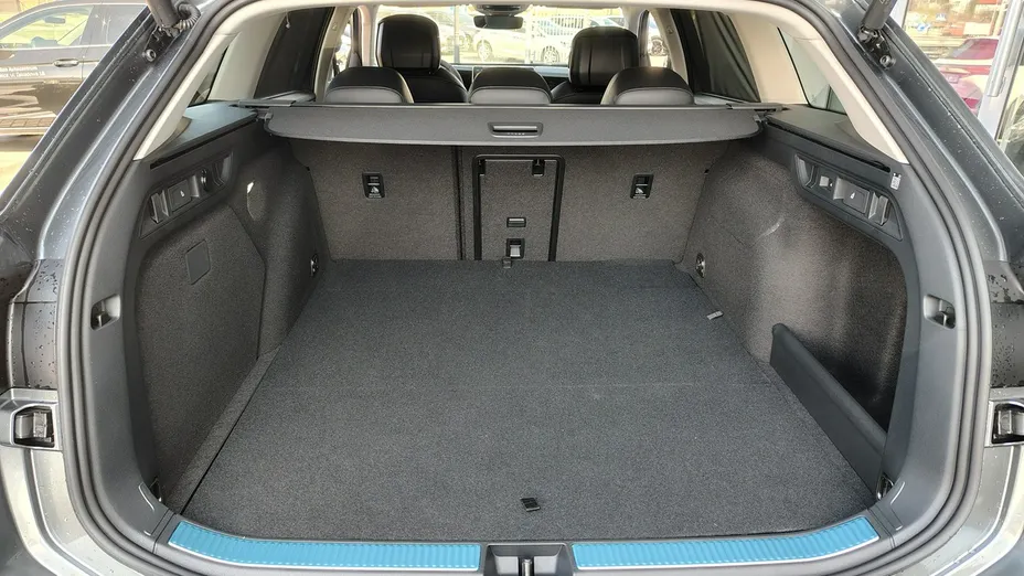 VOLKSWAGEN Passat -