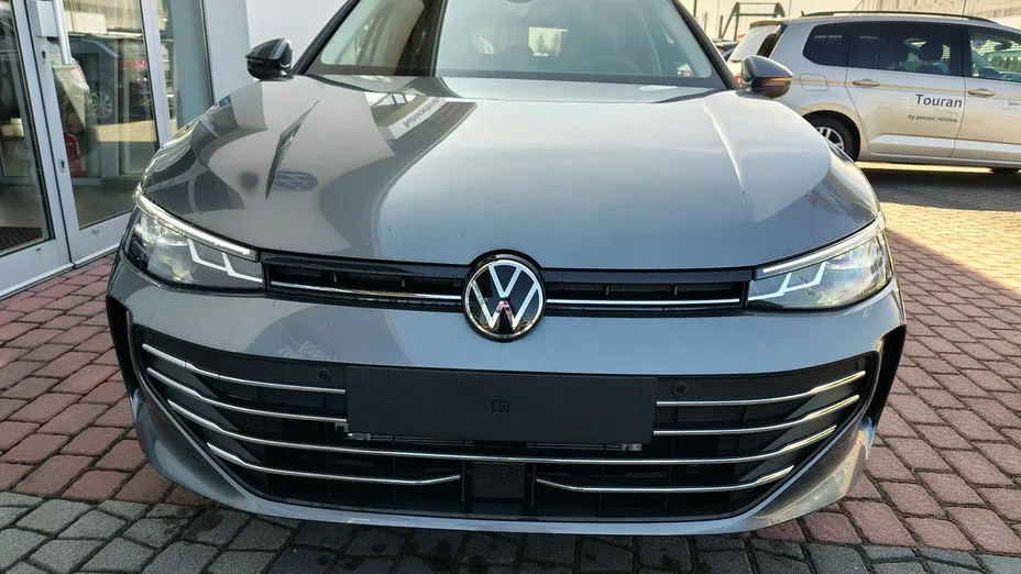 VOLKSWAGEN Passat -